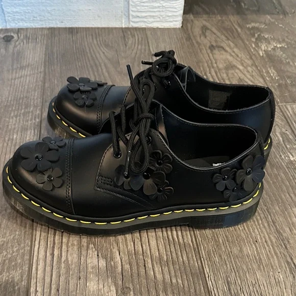 Dr. Martens Floral Lace-Up Oxfords - Picture 4 of 6